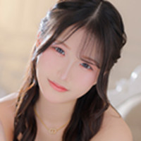 鈴璃まゆ