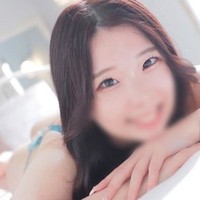 なつ『透明感抜群の美女』